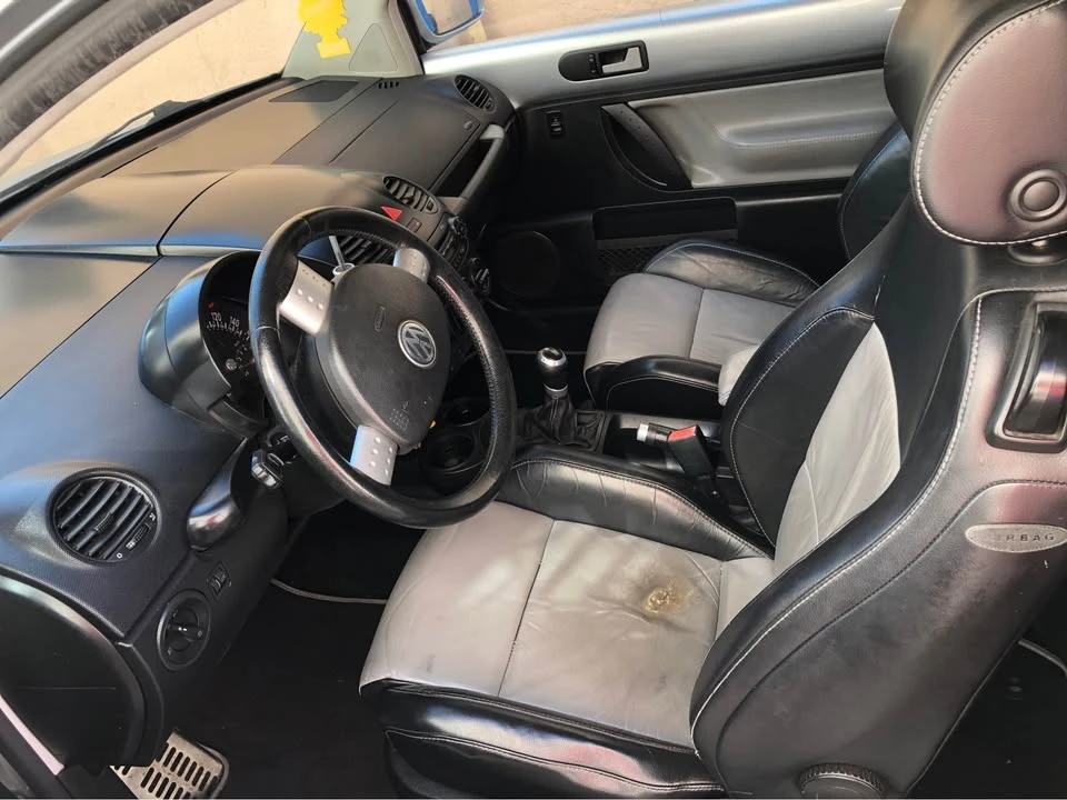 2004 Volkswagen New Beetle - Image 10 of 16