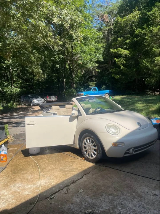 2004 Volkswagen New Beetle - Image 10 of 10