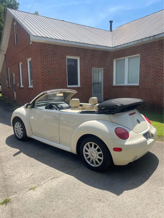2004 Volkswagen New Beetle - Image 2 of 10