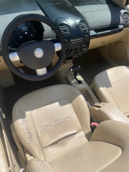 2004 Volkswagen New Beetle - Image 8 of 10