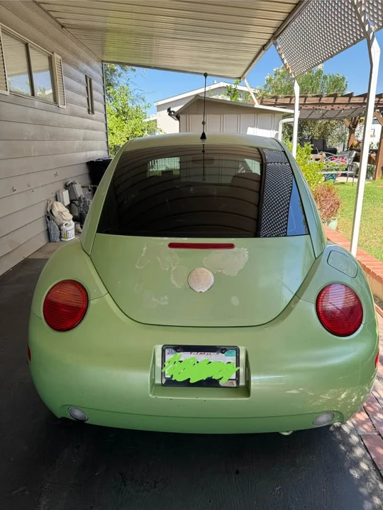 2004 Volkswagen New Beetle - Image 2 of 16