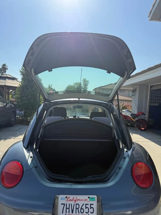 2004 Volkswagen New Beetle - Image 7 of 11