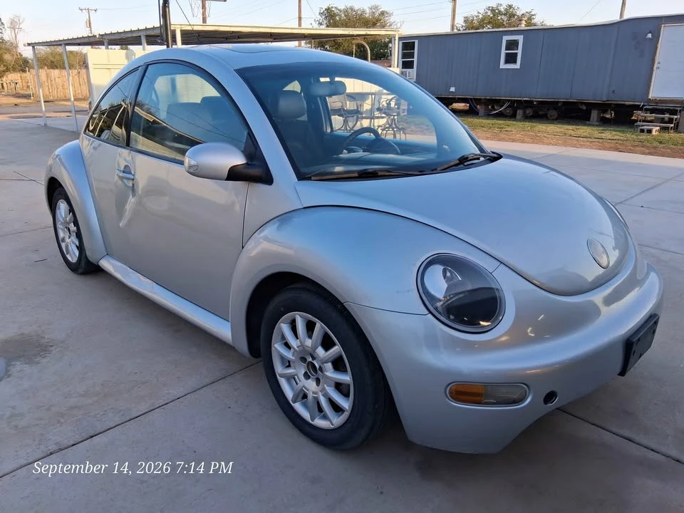 2004 Volkswagen New Beetle - Image 9 of 20