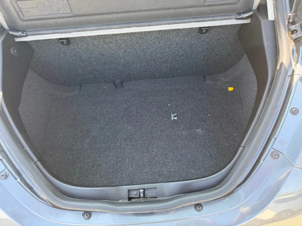 2004 Volkswagen New Beetle - Image 11 of 11