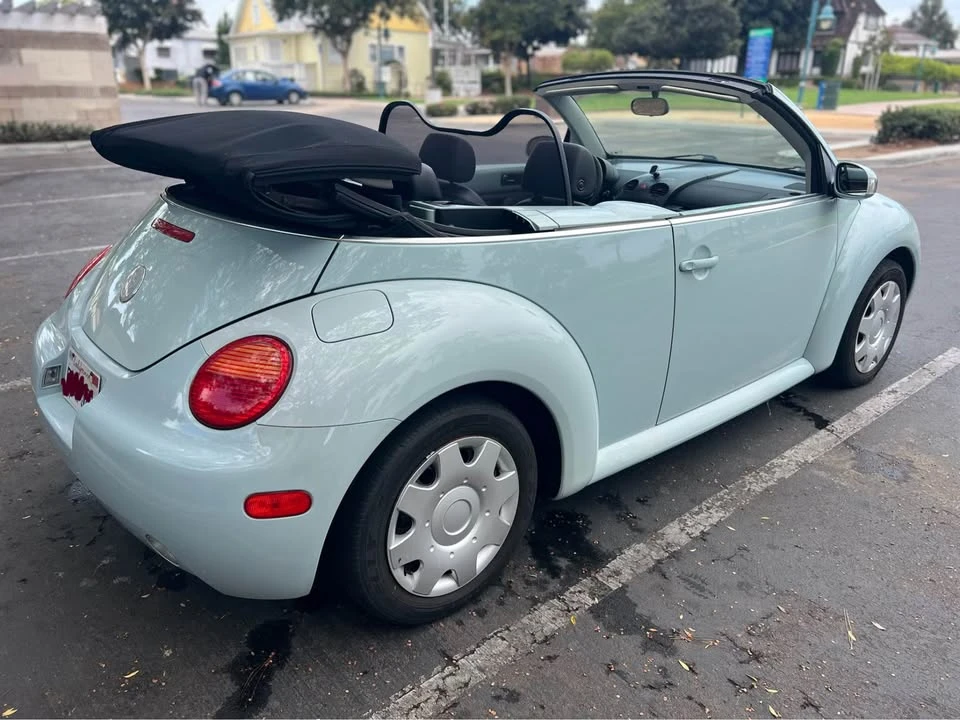 2004 Volkswagen New Beetle - Image 8 of 11