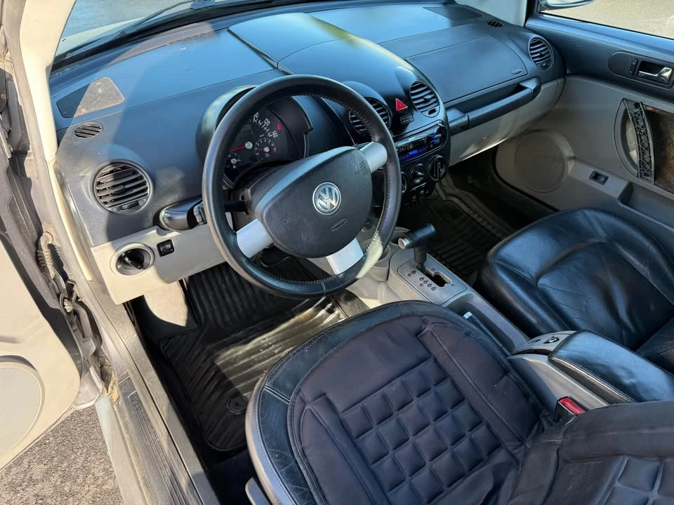 2004 Volkswagen New Beetle - Image 10 of 19
