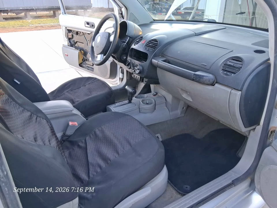 2004 Volkswagen New Beetle - Image 16 of 20