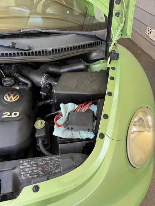 2004 Volkswagen New Beetle - Image 16 of 16