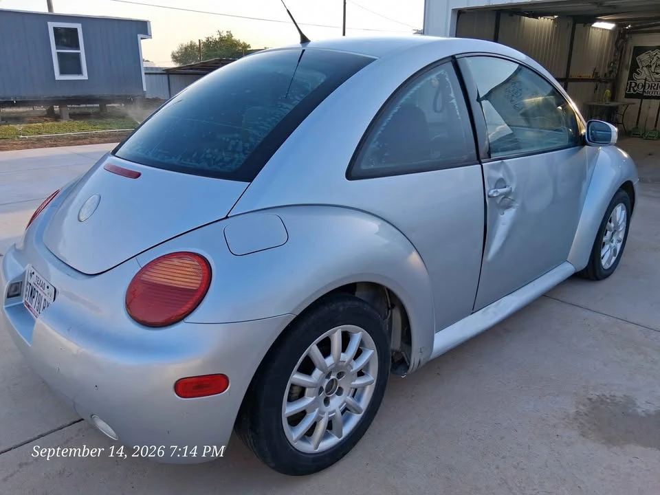 2004 Volkswagen New Beetle - Image 6 of 20