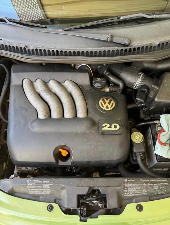 2004 Volkswagen New Beetle - Image 15 of 16