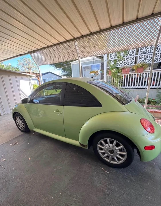 2004 Volkswagen New Beetle - Image 11 of 16