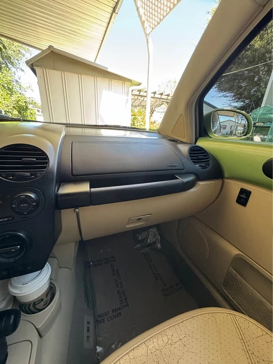 2004 Volkswagen New Beetle - Image 9 of 16