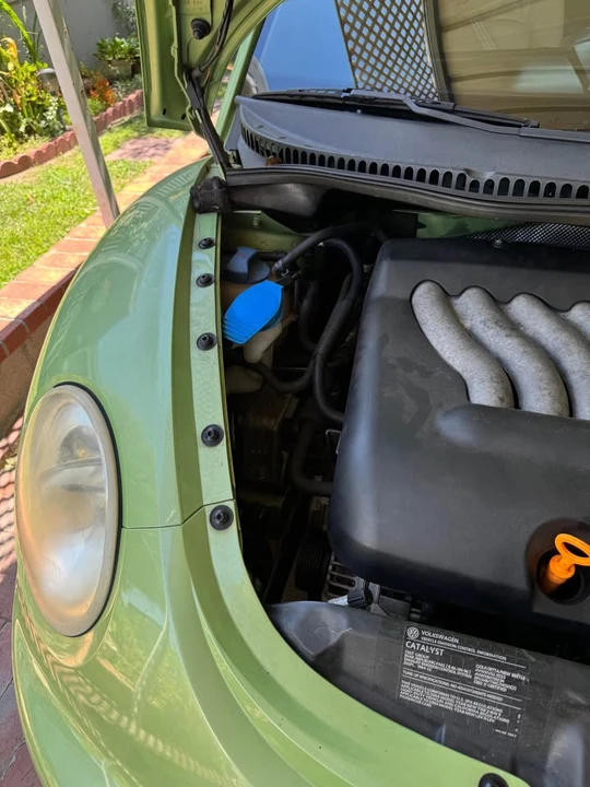 2004 Volkswagen New Beetle - Image 14 of 16