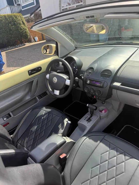 2004 Volkswagen New Beetle - Image 5 of 11