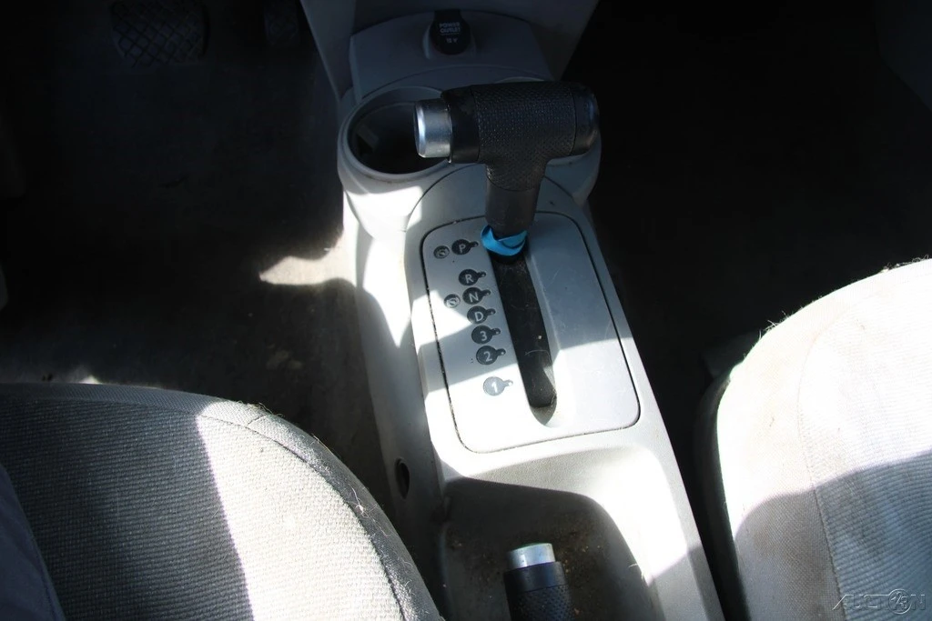 2004 Volkswagen New Beetle - Image 18 of 21