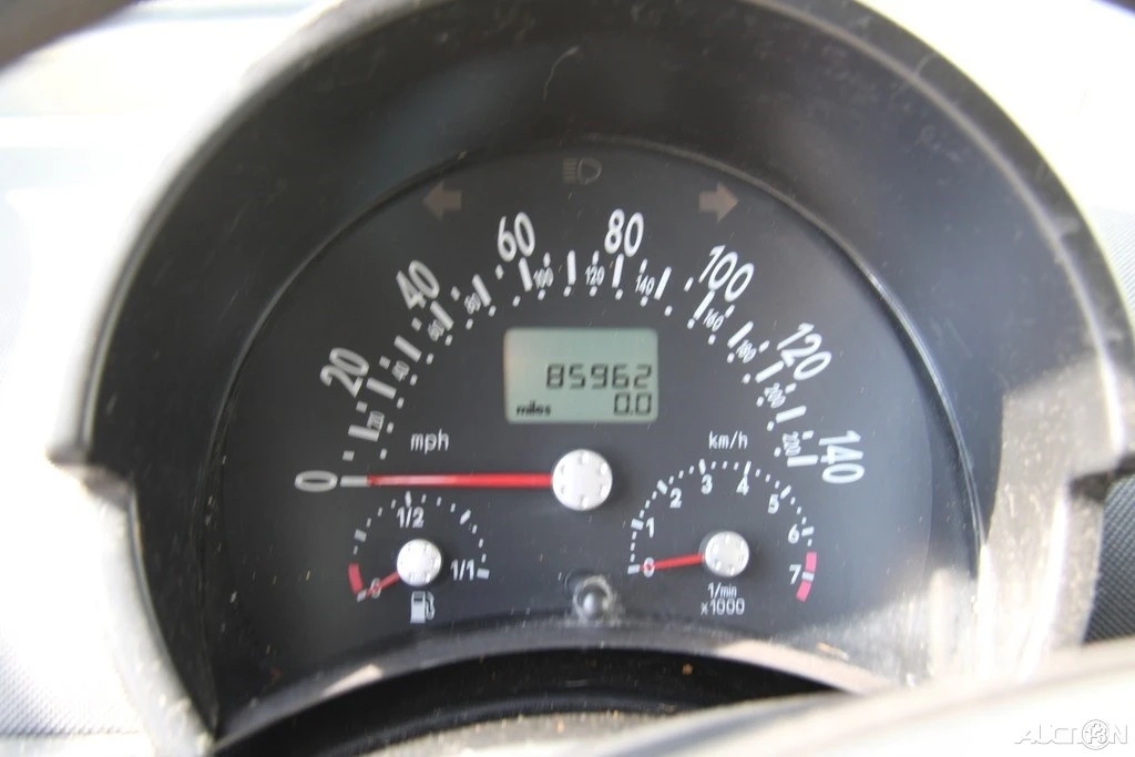2004 Volkswagen New Beetle - Image 15 of 21