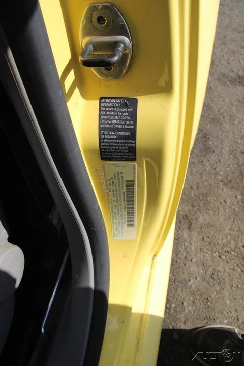 2004 Volkswagen New Beetle - Image 11 of 21