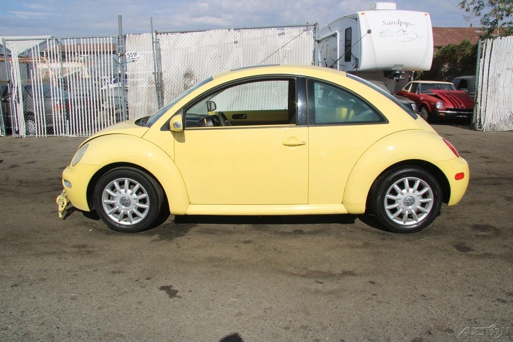 2004 Volkswagen New Beetle - Image 3 of 21