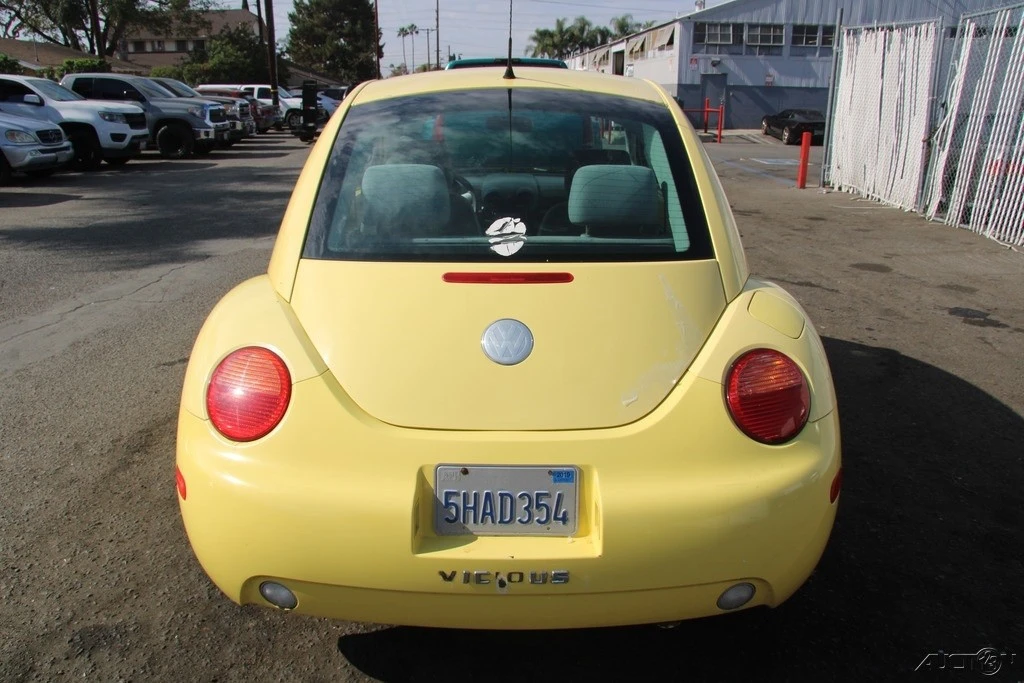2004 Volkswagen New Beetle - Image 5 of 21