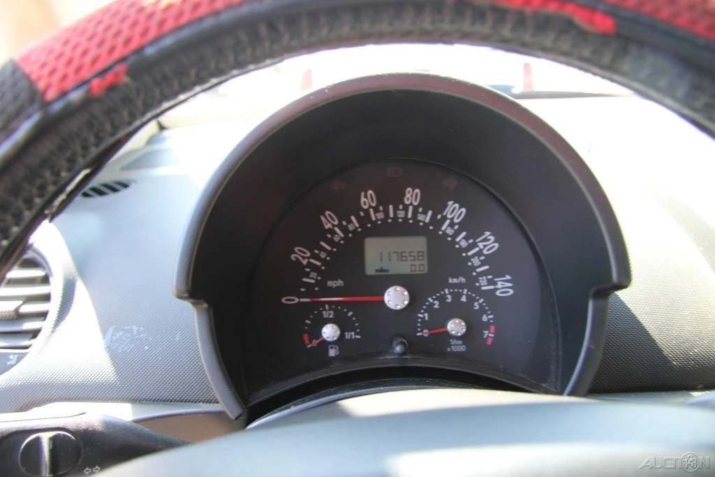 2004 Volkswagen New Beetle - Image 16 of 21