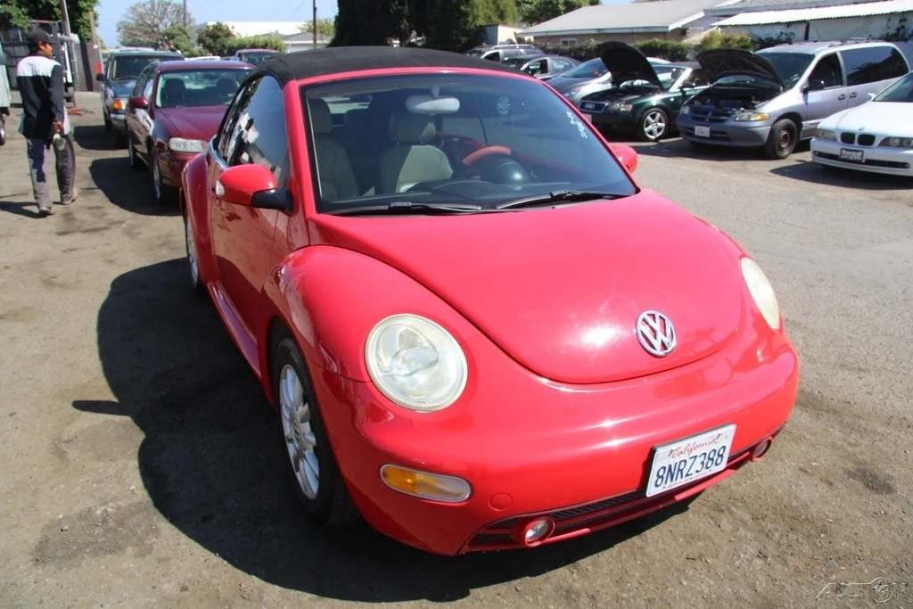 2004 Volkswagen New Beetle - Image 10 of 21