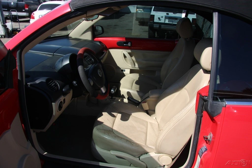 2004 Volkswagen New Beetle - Image 14 of 21