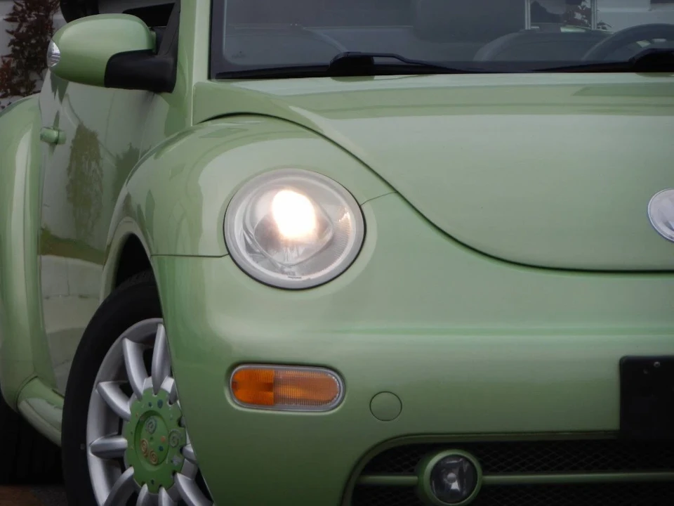 2004 Volkswagen New Beetle - Image 6 of 12