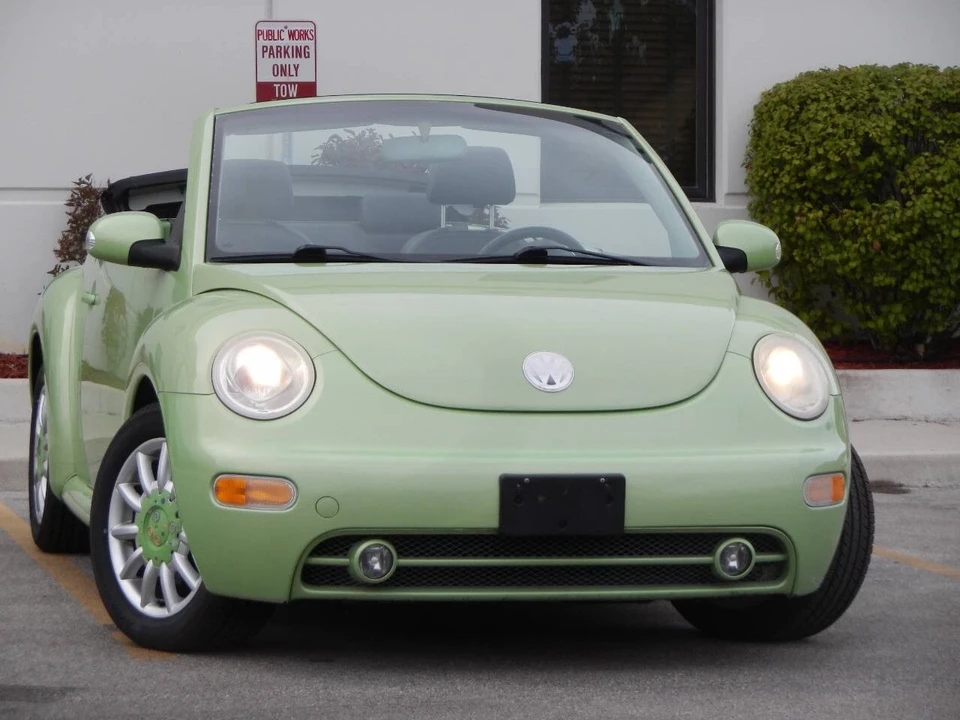 2004 Volkswagen New Beetle - Image 5 of 12
