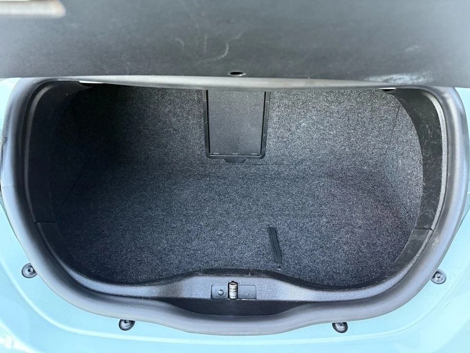 2004 Volkswagen New Beetle - Image 20 of 21