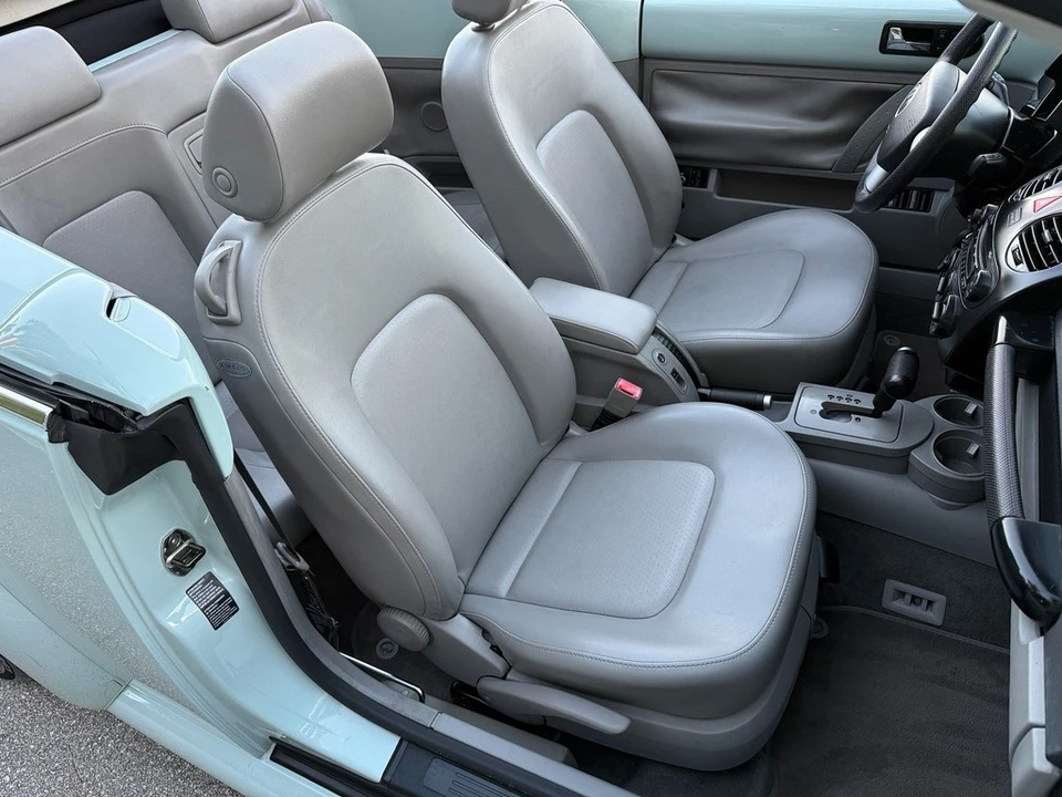 2004 Volkswagen New Beetle - Image 18 of 21