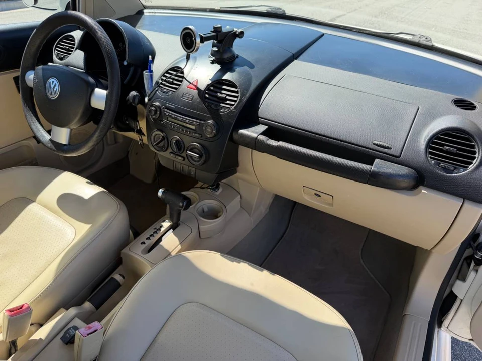 2004 Volkswagen New Beetle - Image 17 of 22