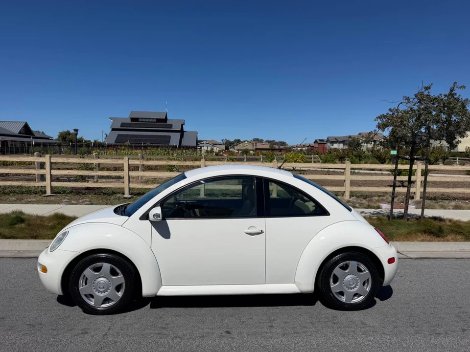 2004 Volkswagen New Beetle - Image 10 of 22