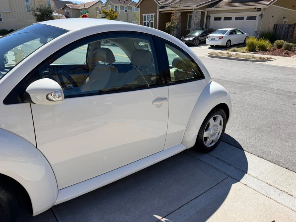 2004 Volkswagen New Beetle - Image 13 of 22