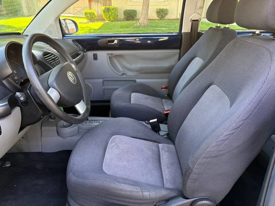 2004 Volkswagen New Beetle - Image 12 of 16