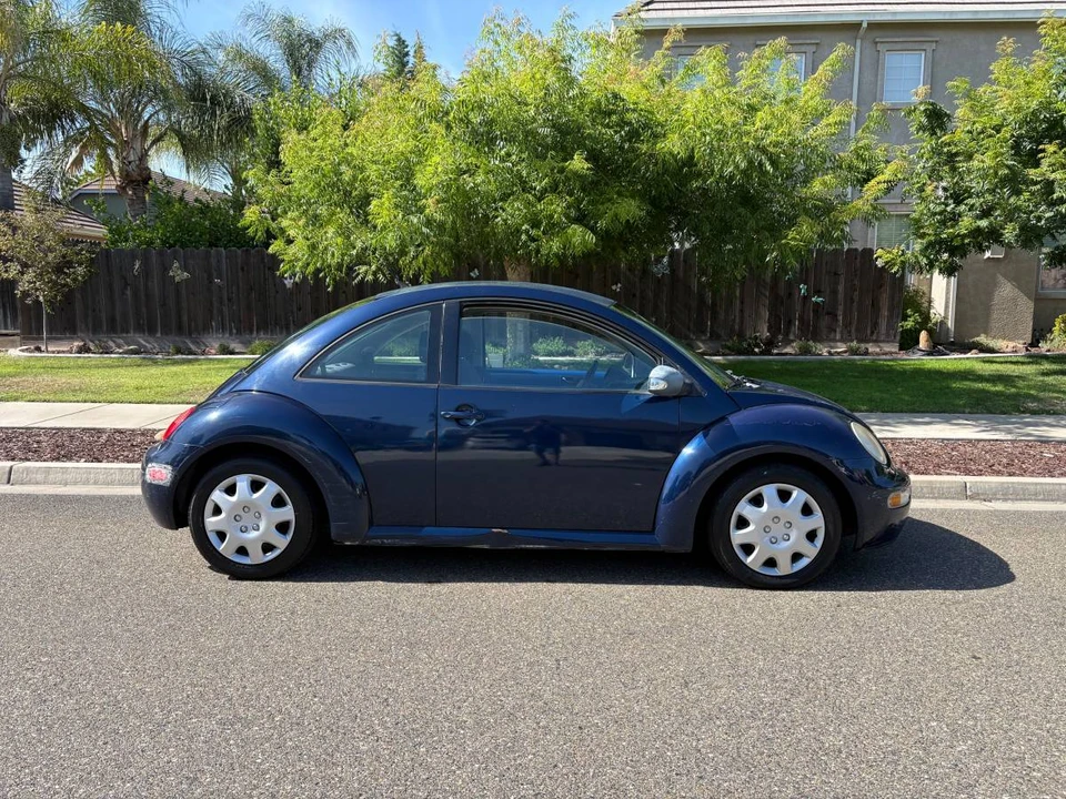 2004 Volkswagen New Beetle - Image 5 of 16