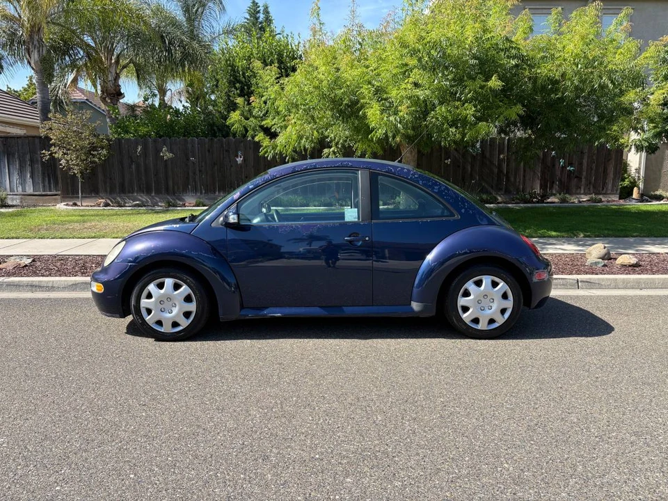 2004 Volkswagen New Beetle - Image 2 of 16
