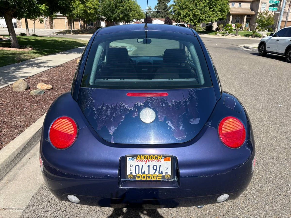2004 Volkswagen New Beetle - Image 8 of 16