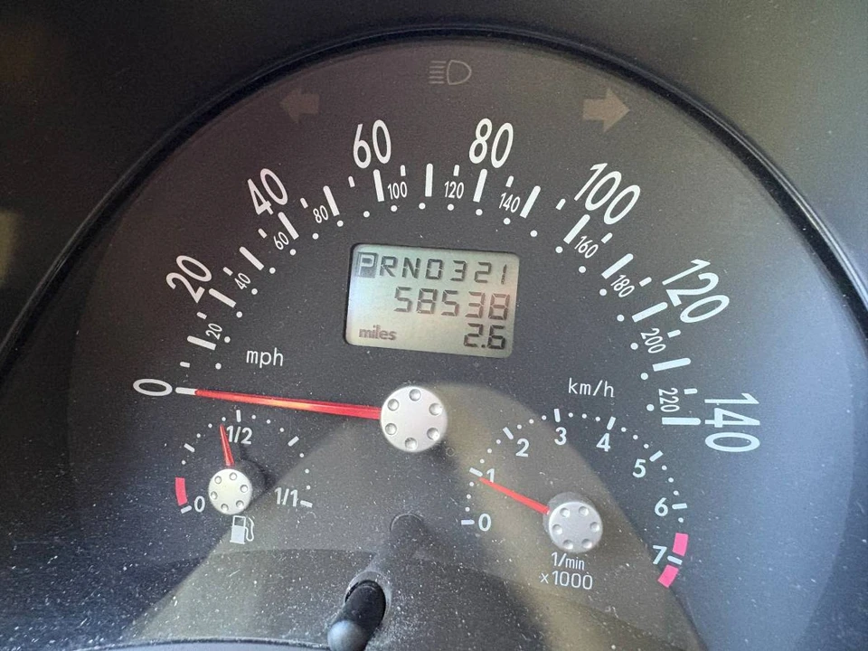 2004 Volkswagen New Beetle - Image 15 of 16