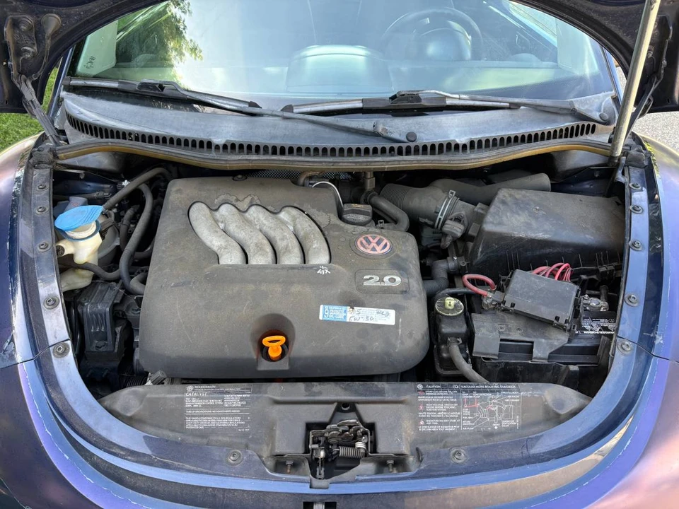 2004 Volkswagen New Beetle - Image 11 of 16