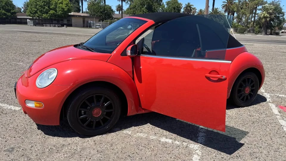 2004 Volkswagen New Beetle - Image 5 of 14