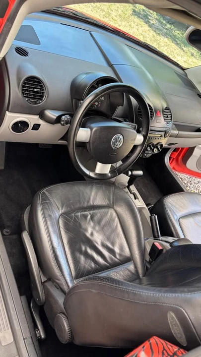 2004 Volkswagen New Beetle - Image 8 of 14