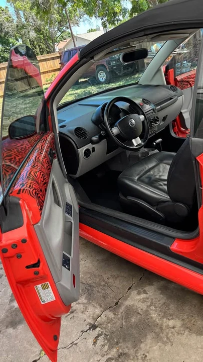 2004 Volkswagen New Beetle - Image 13 of 14