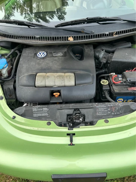 2004 Volkswagen New Beetle - Image 5 of 5