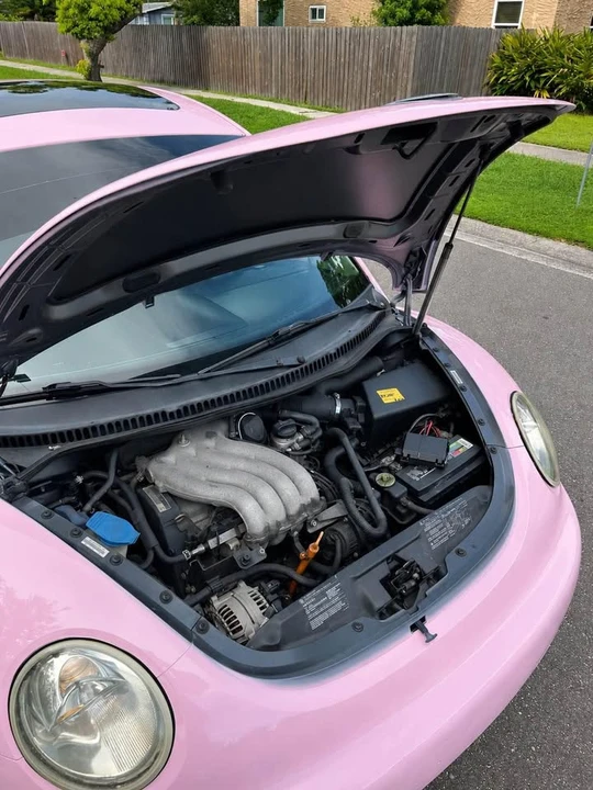 2004 Volkswagen New Beetle - Image 16 of 17