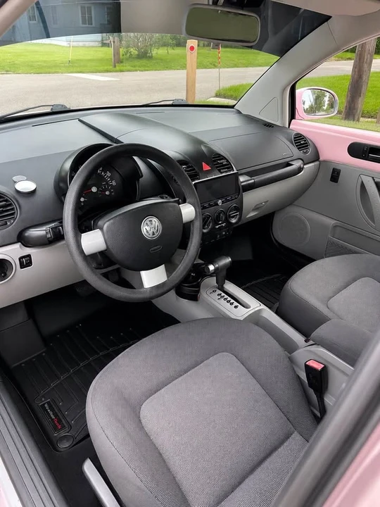 2004 Volkswagen New Beetle - Image 13 of 17