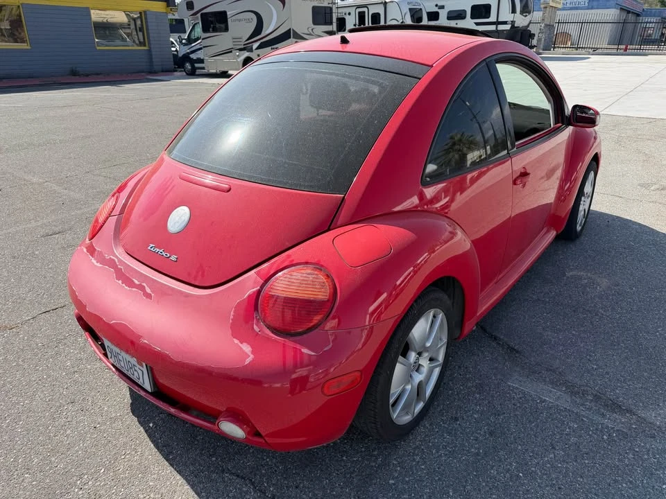 2004 Volkswagen New Beetle - Image 5 of 10