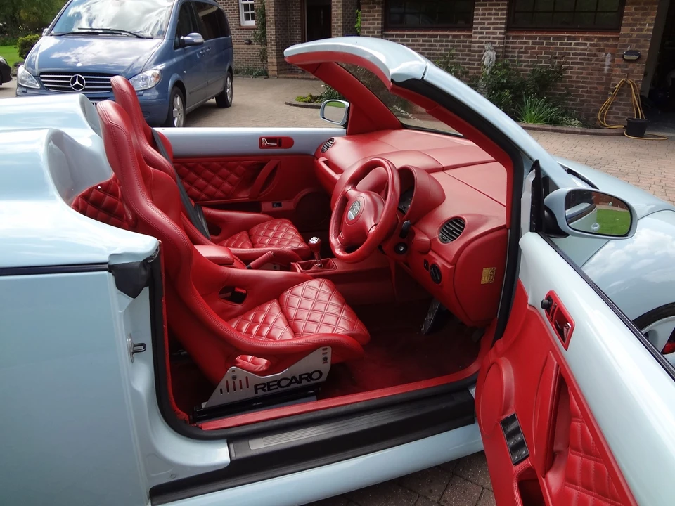 2004 Volkswagen New Beetle - Image 2 of 8