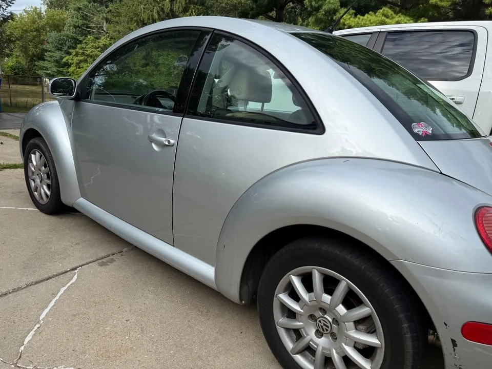 2004 Volkswagen New Beetle - Image 2 of 10