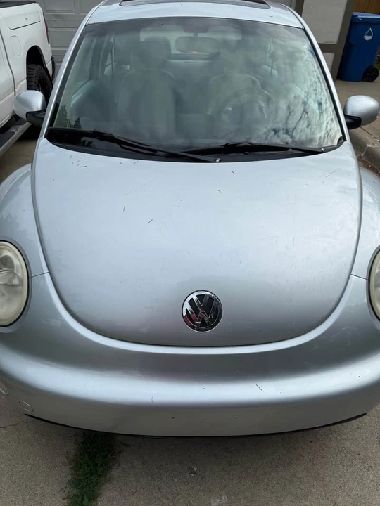 2004 Volkswagen New Beetle - Image 5 of 10