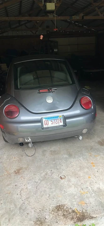 2004 Volkswagen New Beetle - Image 2 of 3